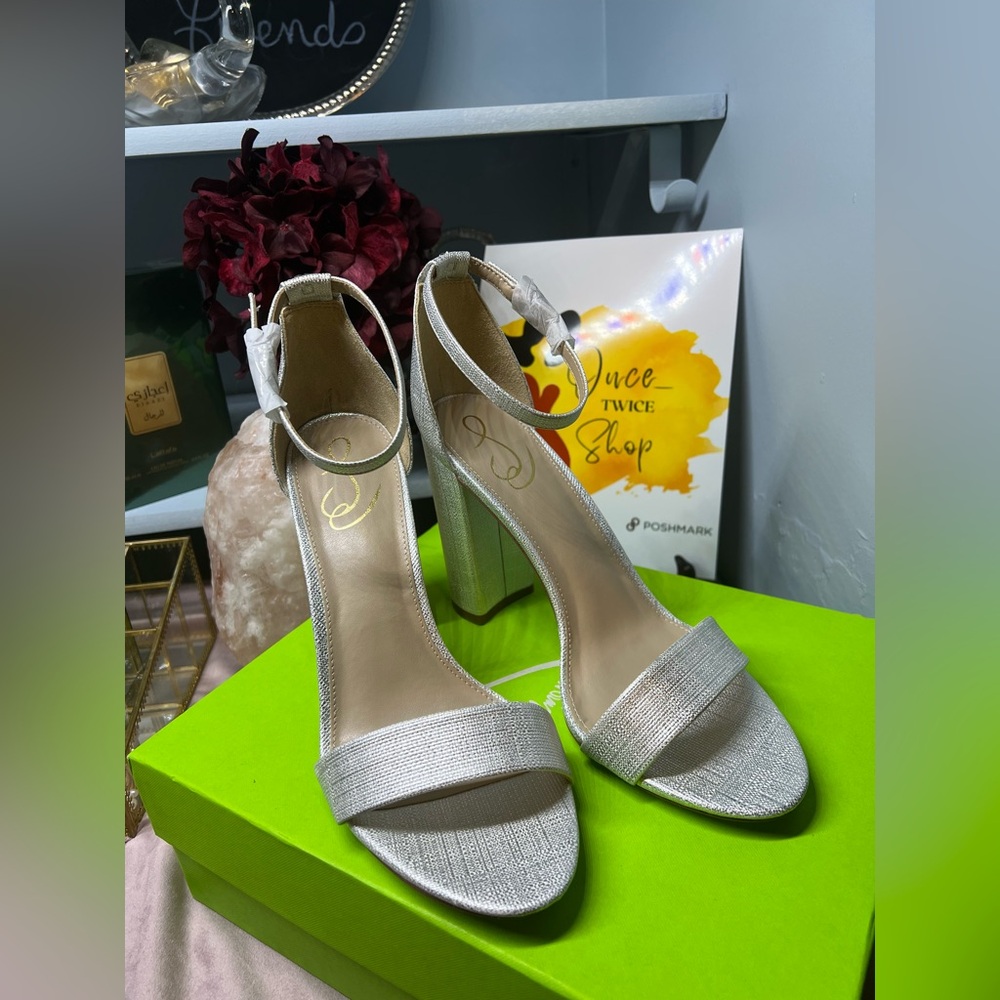 New with Box Sam Edelman Silver Metallic Yaro